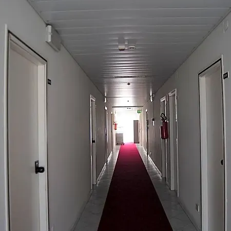 Carlton Hotel