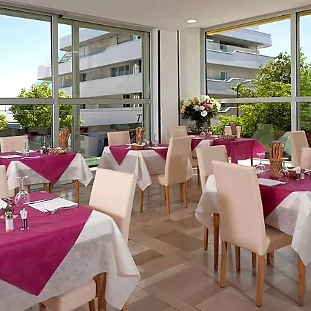Carlton Hotel