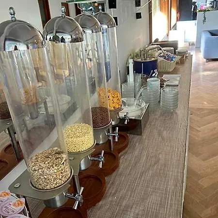 Hotel Carlton 3*